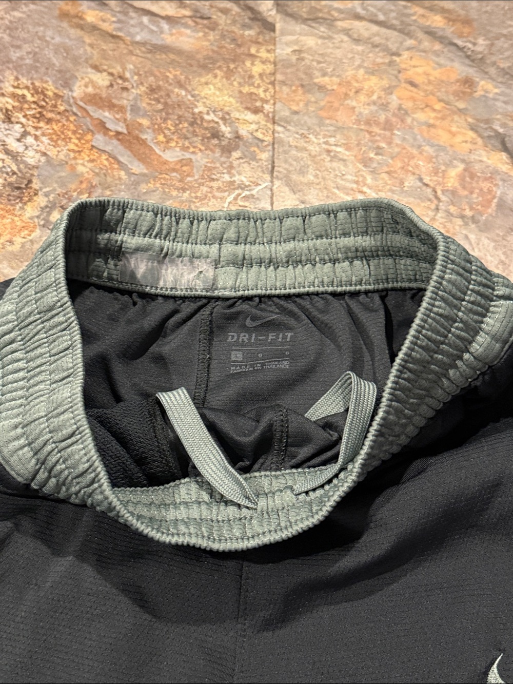 Nike youth boys size large Black and Sage Performance Athletic Shorts - Picture 4 of 15